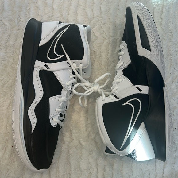 Nike 2022 Kyrie Infinity TB 'Black White' Sneakers men’s size 11.5 new W/o box - Picture 2 of 10